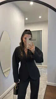 جاكيت عنابي بأكمام بالون