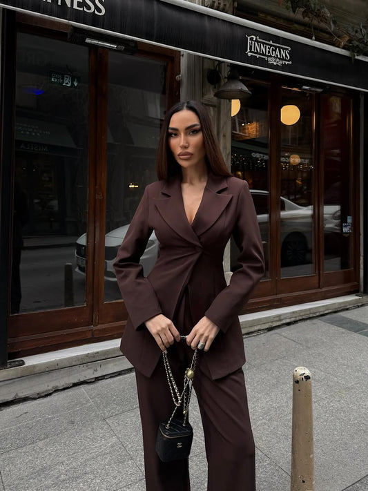 Brown Sansey Three-Piece Design Set