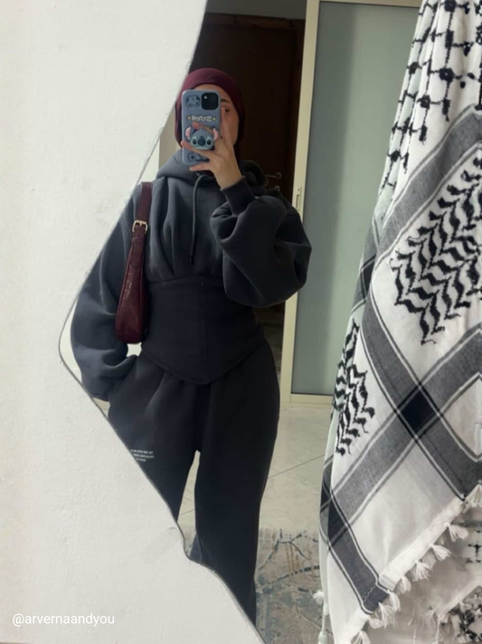 طقم كامل من أرفيرنا سناتشينغ باللون الرمادي الداكن