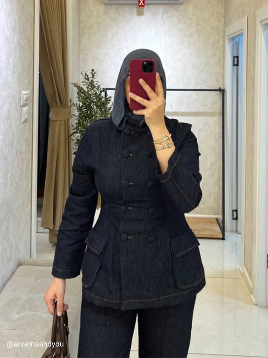 بدلة جينز هيلينز باللون الأزرق الداكن