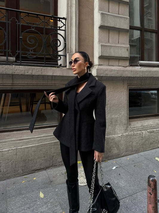 جاكيت كشمير فاخر بتصميم مبطن وشال بلون دخاني داكن