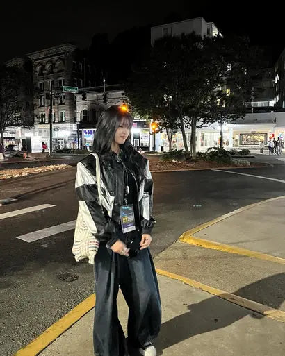 سترة زيوس الجلدية السوداء