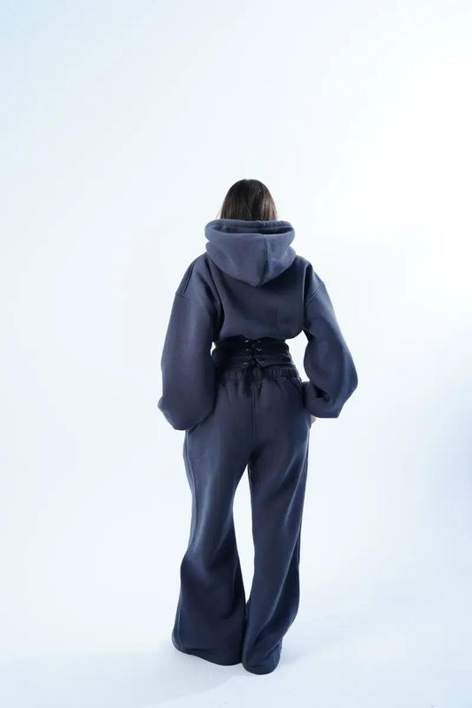 طقم كامل من أرفيرنا سناتشينغ باللون الرمادي الداكن