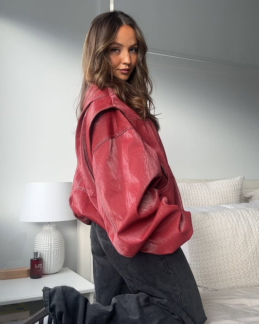 سترة حمراء كبيرة الحجم من أرفيرنا