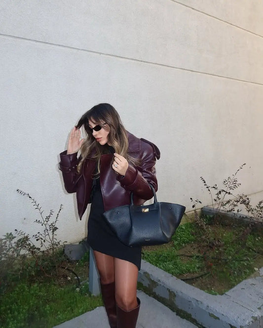 جاكيت أحمر عنابي فاخر من ماركة وموديل عالي الجودة