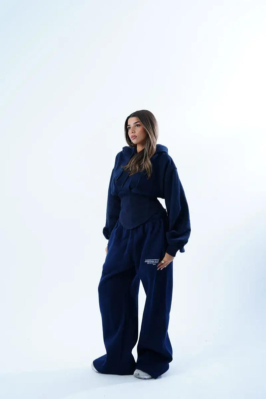 طقم كامل من أرفيرنا سناتشينغ باللون الكحلي