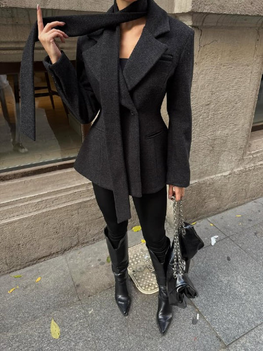 جاكيت كشمير فاخر بتصميم مبطن وشال بلون دخاني داكن