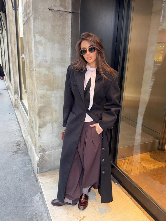 معطف طويل أسود فحمي مصمم خصيصاً