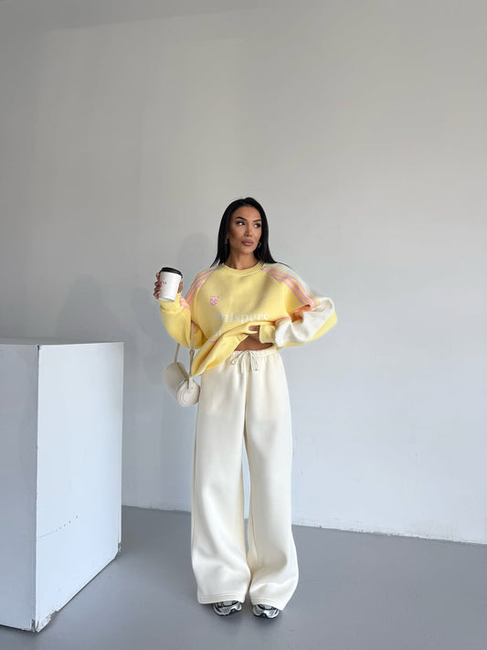 بدلة رياضية صفراء بيج من ويسبرز