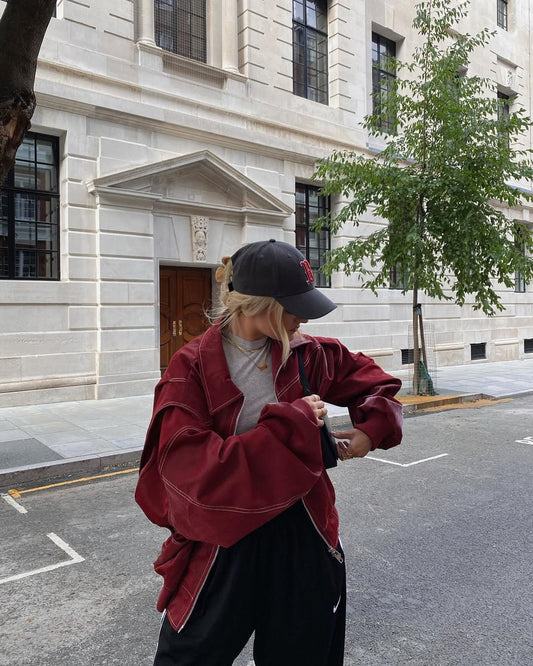 سترة حمراء كبيرة الحجم من أرفيرنا