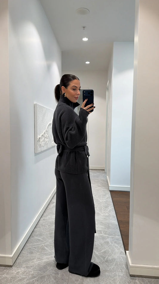 STAND-UP COLLAR BELTED KNITWEAR SET