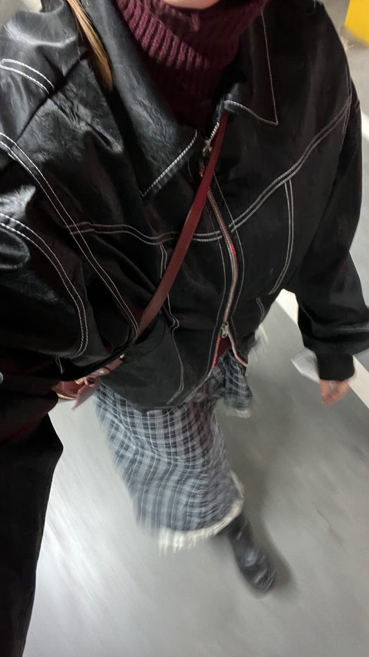 جاكيت أسود متباين الحجم من أرفيرنا