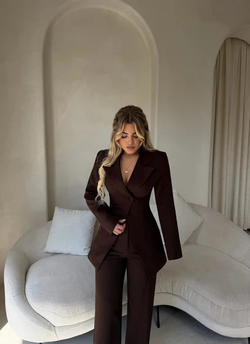 Brown Sansey Three-Piece Design Set
