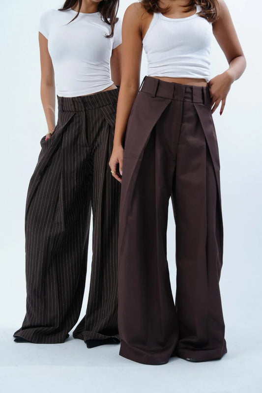 FOLDED BROWN TAILORED TROUSERS