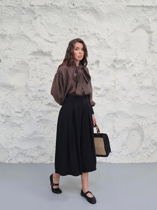 Neckline Tie-Up Balloon Sleeve Blouse