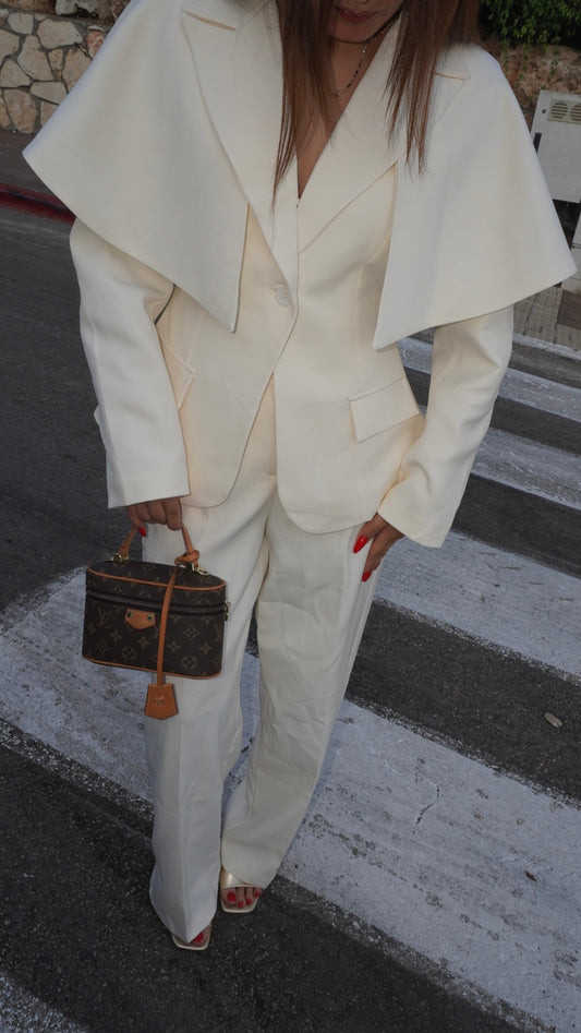 Off-white Cape Detail Set