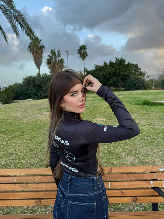 بدلة مرسيدس بياقة عالية