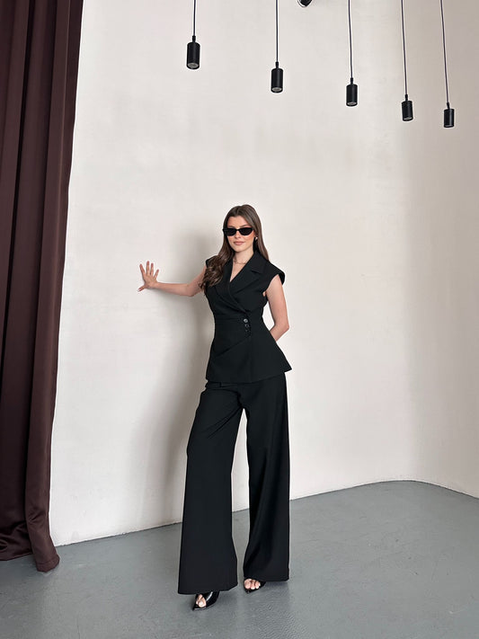 Black 4-Button Sleeveless Suit