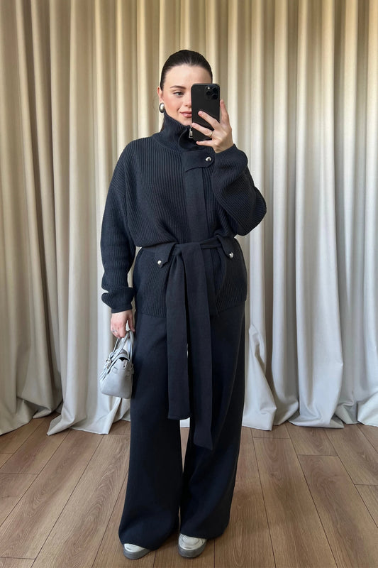 STAND-UP COLLAR BELTED KNITWEAR SET