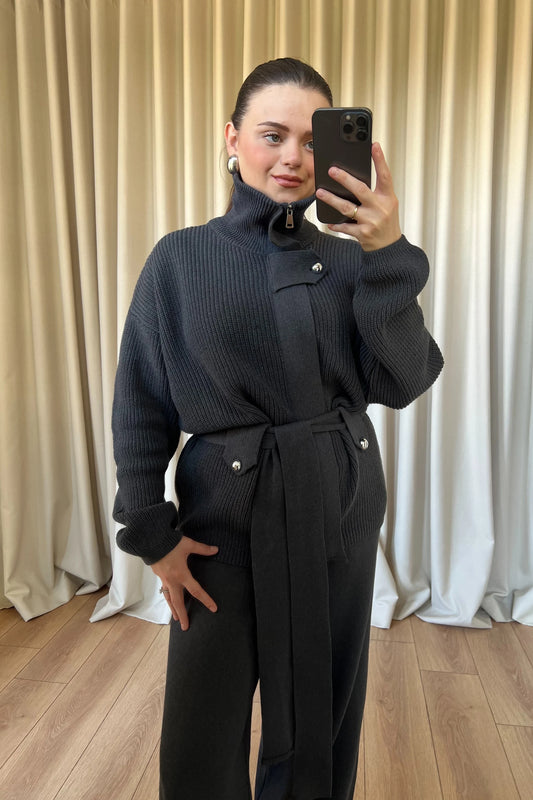 STAND-UP COLLAR BELTED KNITWEAR SET