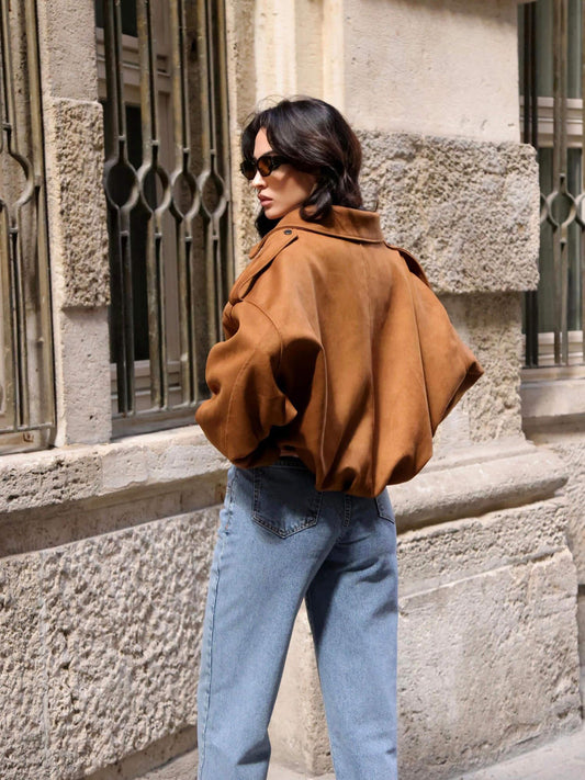 جاكيت بومبر بني اللون من جلد الغزال