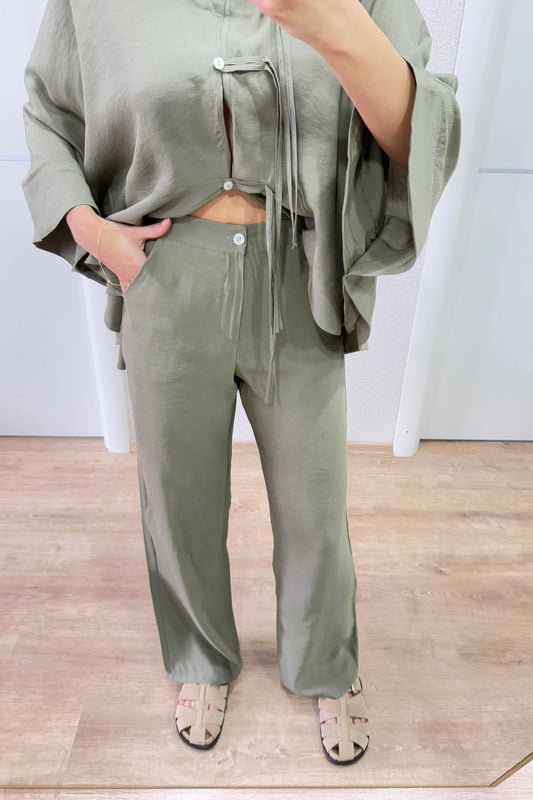 طقم أزرار دانتيل مفصل