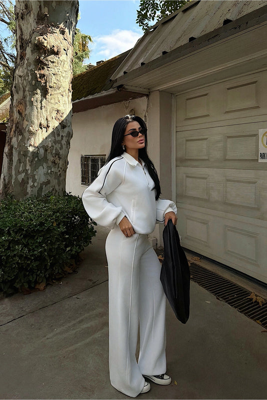 بدلة رياضية بيضاء من سيليتا