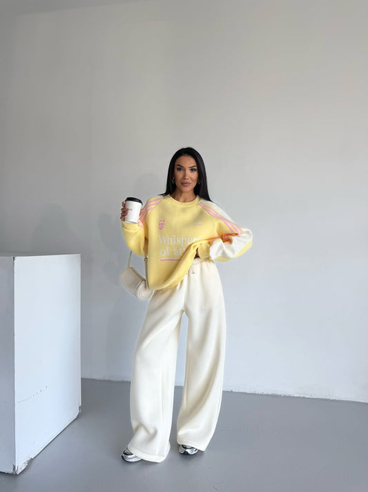 بدلة رياضية صفراء بيج من ويسبرز