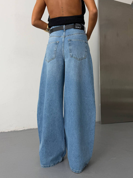 High-Waisted Balloon Wide-Leg Jeans