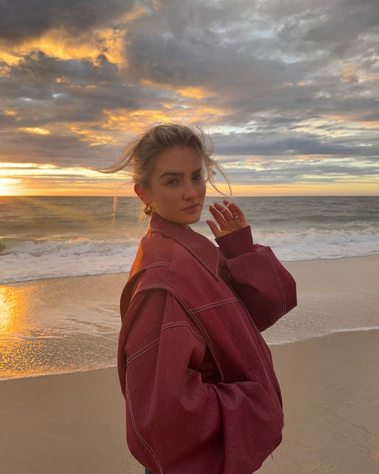 سترة حمراء كبيرة الحجم من أرفيرنا