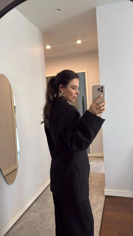 بدلة بخصر مبطن