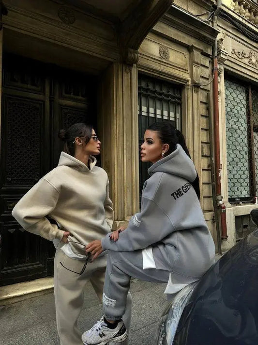 The Giving Movement Beige Set