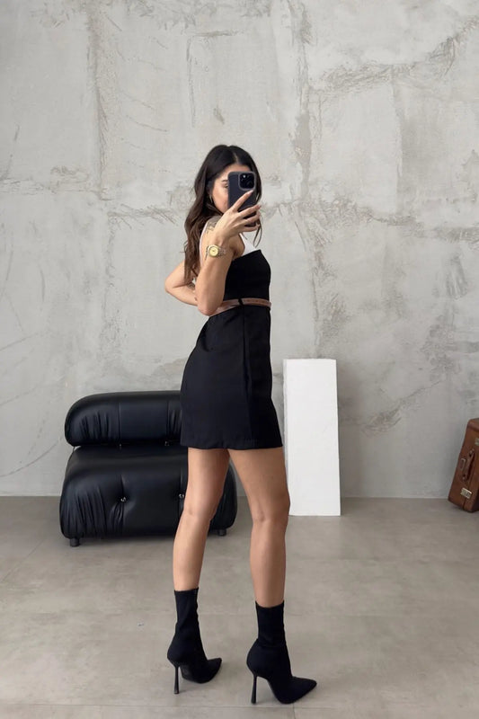 فستان ديفون الأسود بحزام