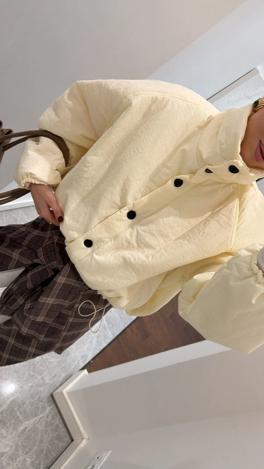 معطف بيج بياقة واقفة وظهر طويل