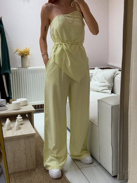 طقم بلوزة بحمالة كتف واحدة