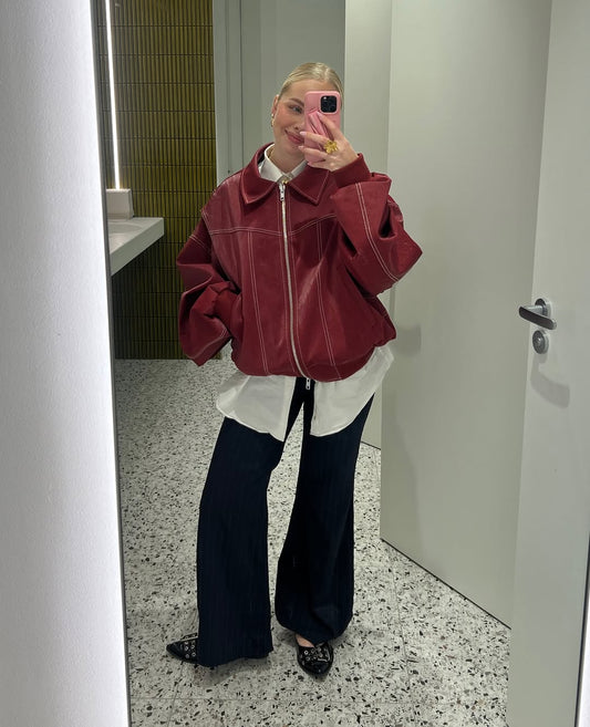 سترة حمراء كبيرة الحجم من أرفيرنا