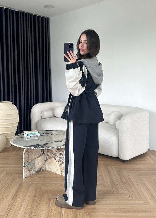 بدلة مزينة بغطاء رأس باللونين الأزرق الداكن والرمادي