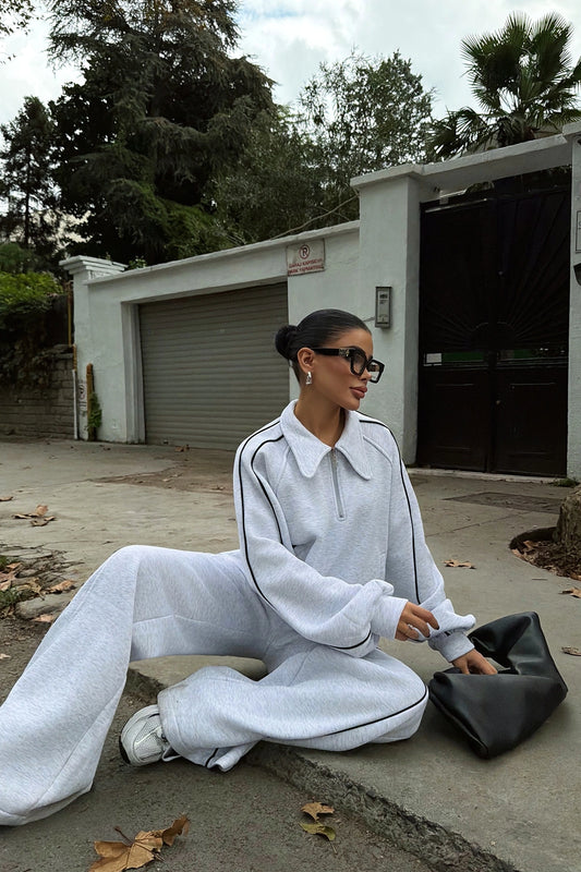 بدلة رياضية رمادية من سيليتا