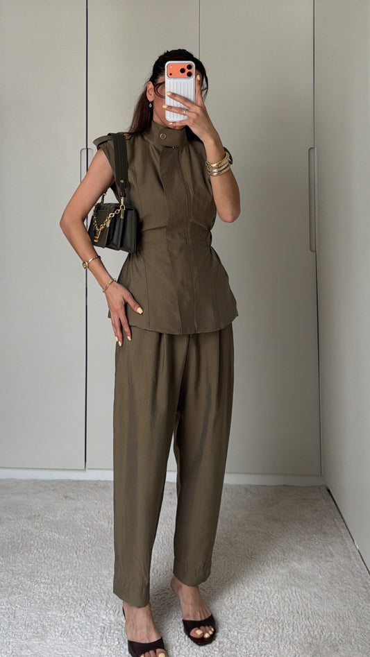 LOREN KHAKI TENCELIUM SET WITH EPAULETS