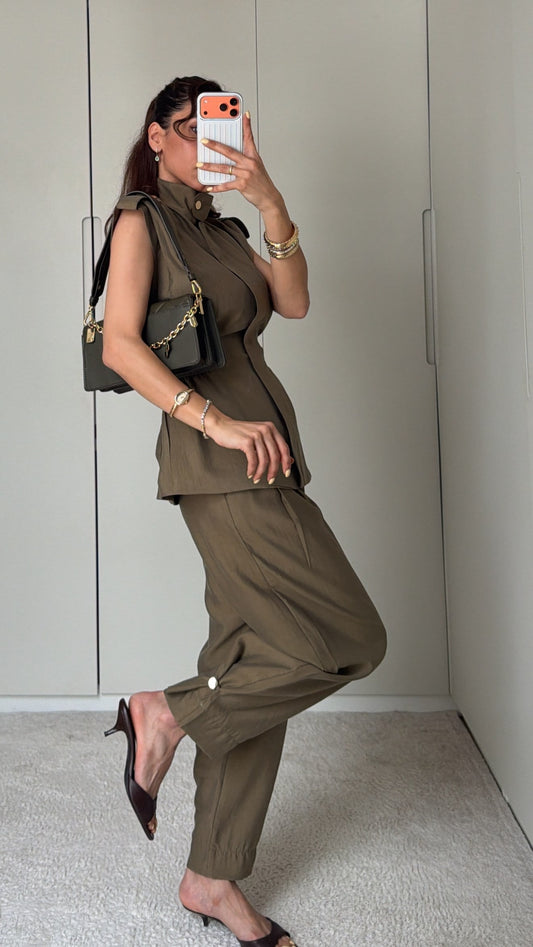 LOREN KHAKI TENCELIUM SET WITH EPAULETS