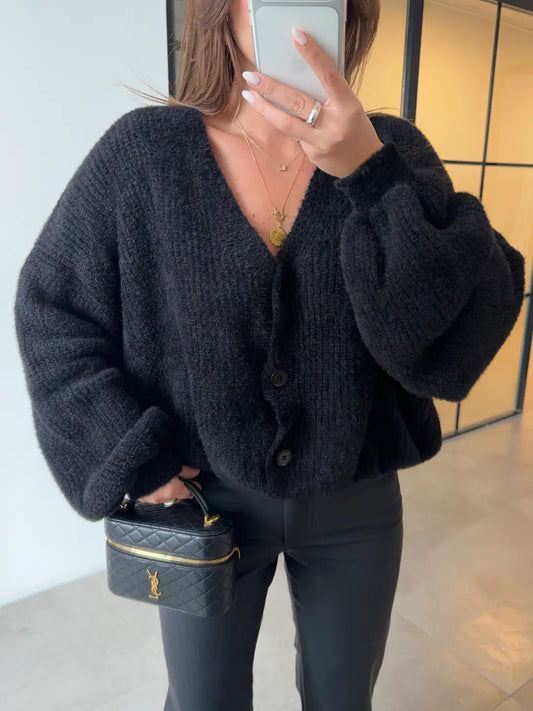 كارديجان أسود ناعم الملمس بياقة على شكل حرف V