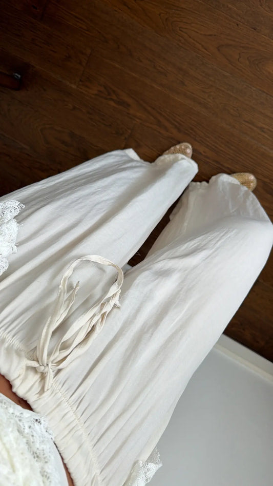 HIGH-WAISTED LOOSE-FIT PANTS