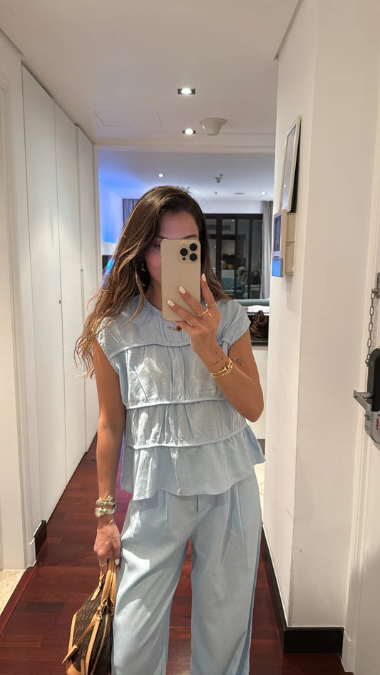 طقم كتان فالون بتفاصيل دقيقة