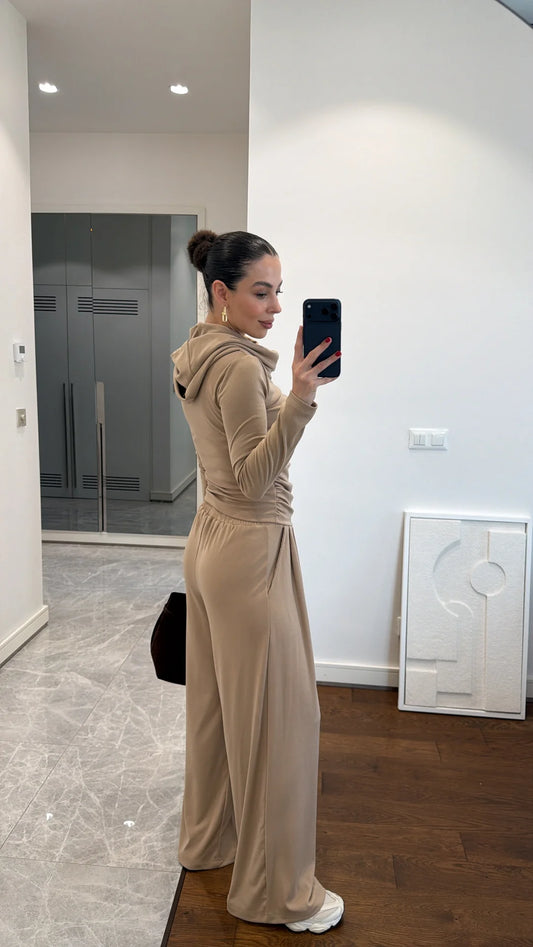 بدلة فضفاضة من قطعتين