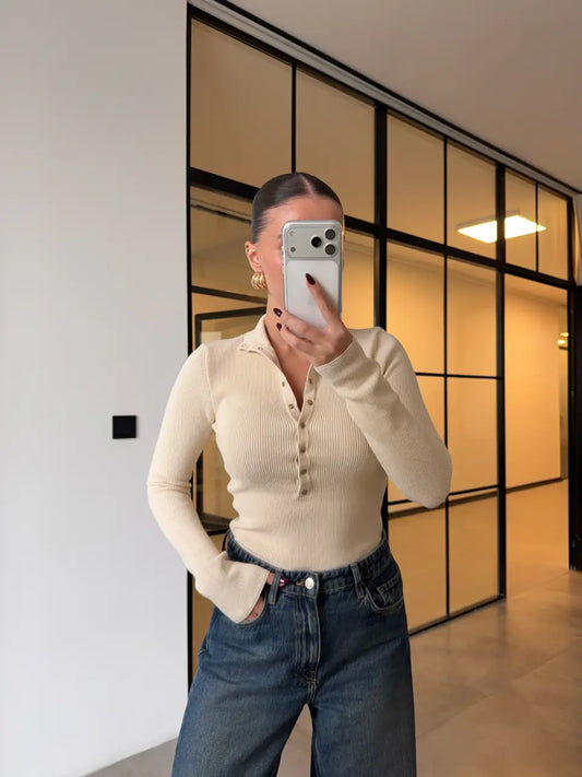 كنزة صوفية محبوكة بأزرار كبس