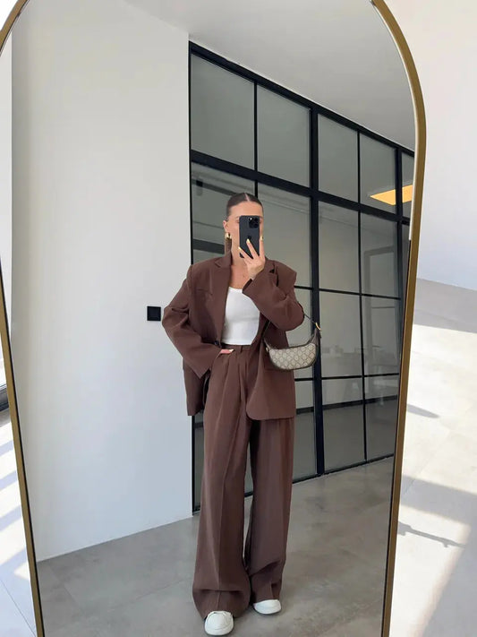 جاكيت بالازو بني اللون من قماش التنسل