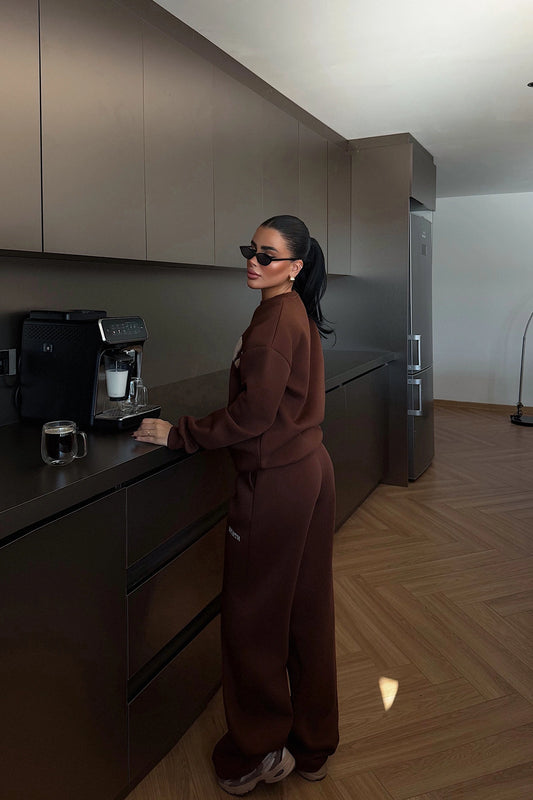 بدلة رياضية من براون إي سبورت