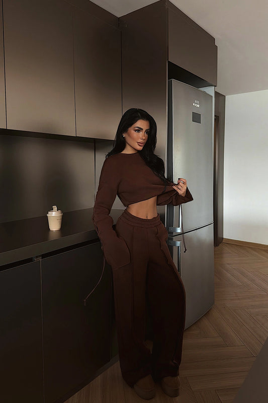 بدلة رياضية بنية اللون من ماسيجو