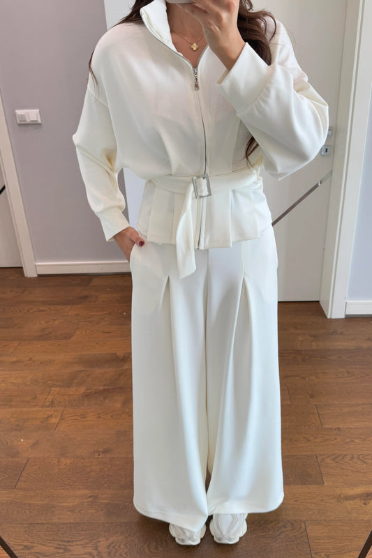 طقم واسع الساقين بتفاصيل حزام