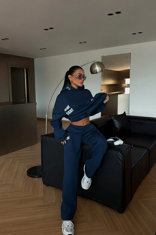 بدلة رياضية دارسي باللون الأزرق الداكن